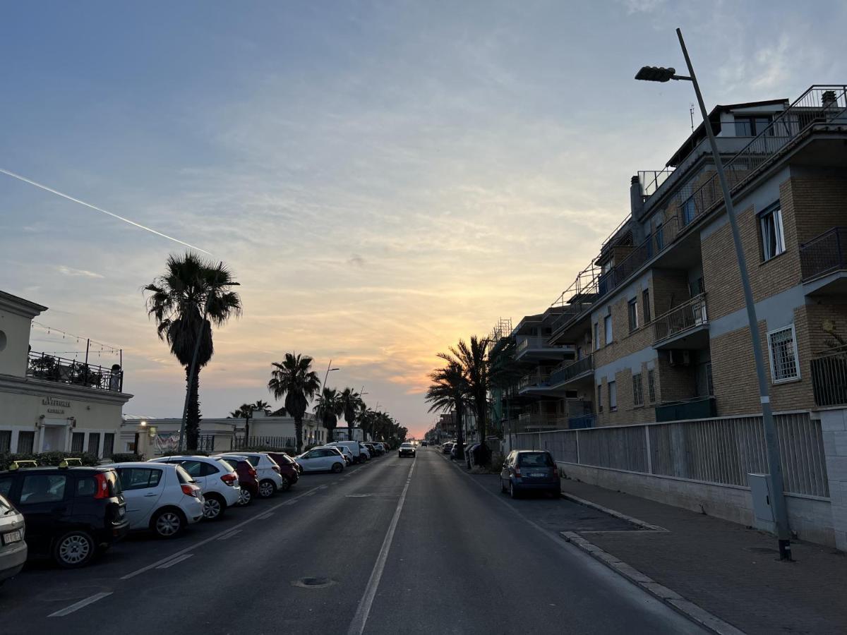 Lotus - Appartamento Sul Mare A Ostia Con Giardino Relax Exterior foto