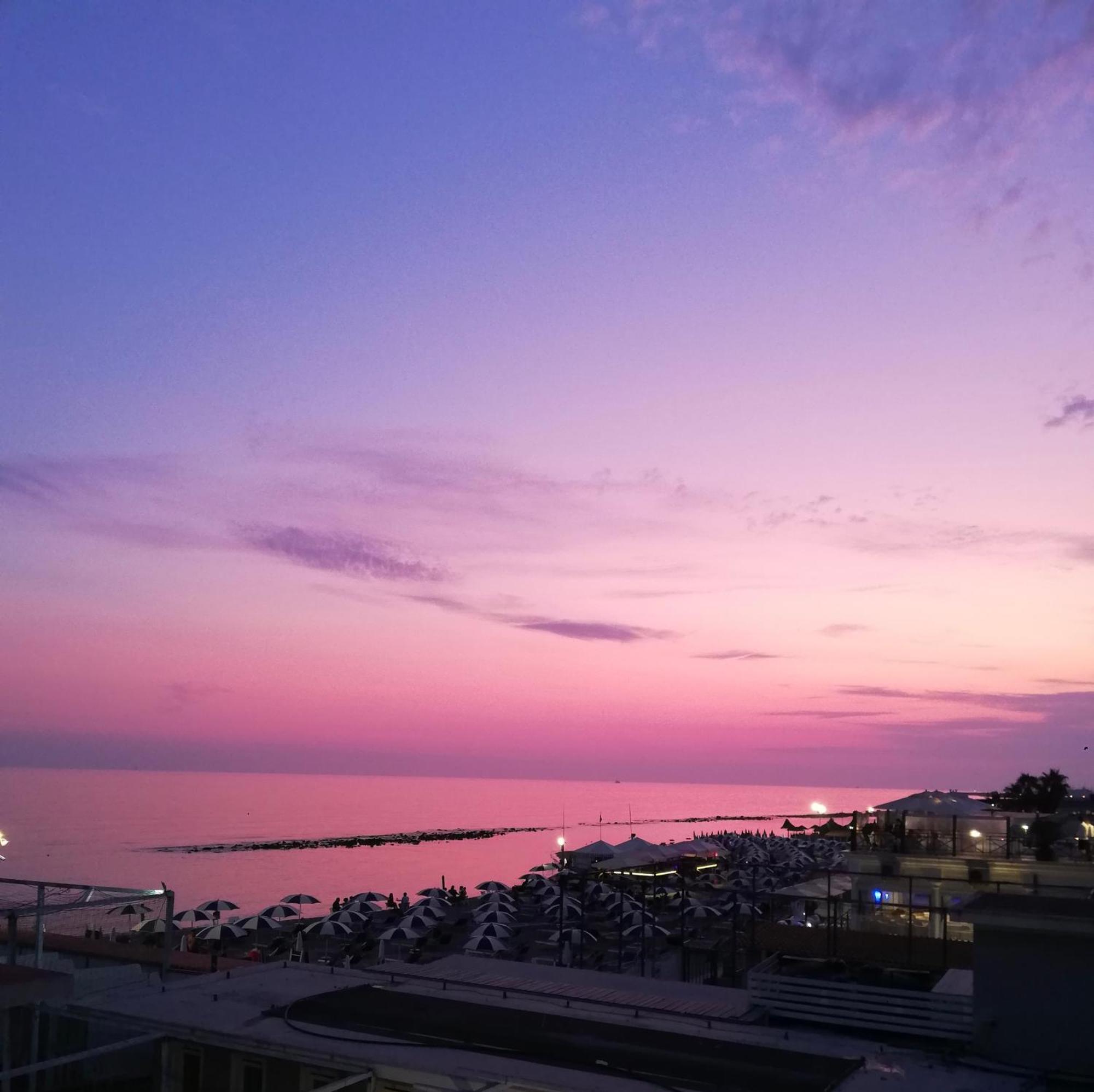 Lotus - Appartamento Sul Mare A Ostia Con Giardino Relax Exterior foto